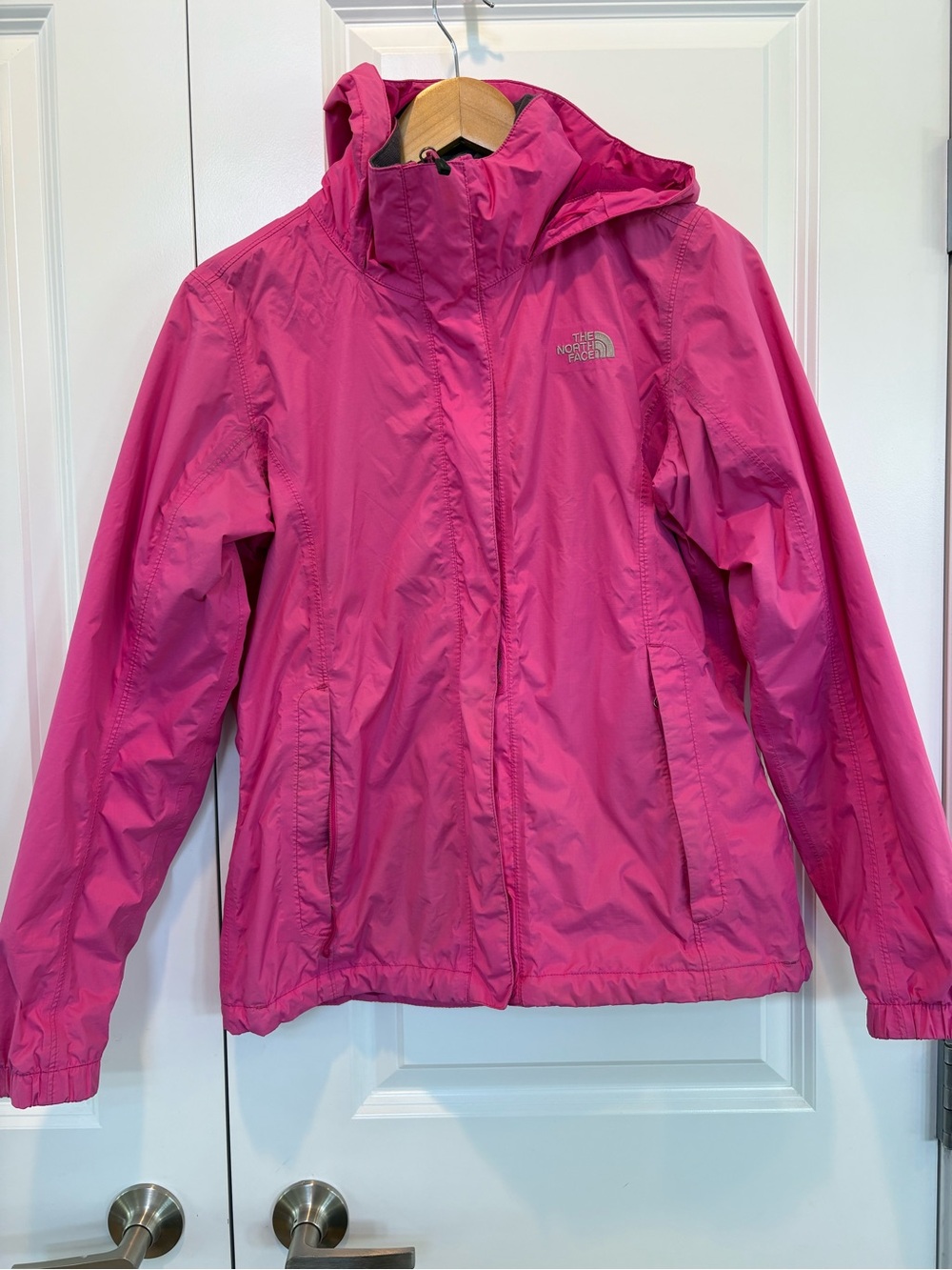 The North Face Women’s Hooded Shell Lightweight Jacket Windbreaker